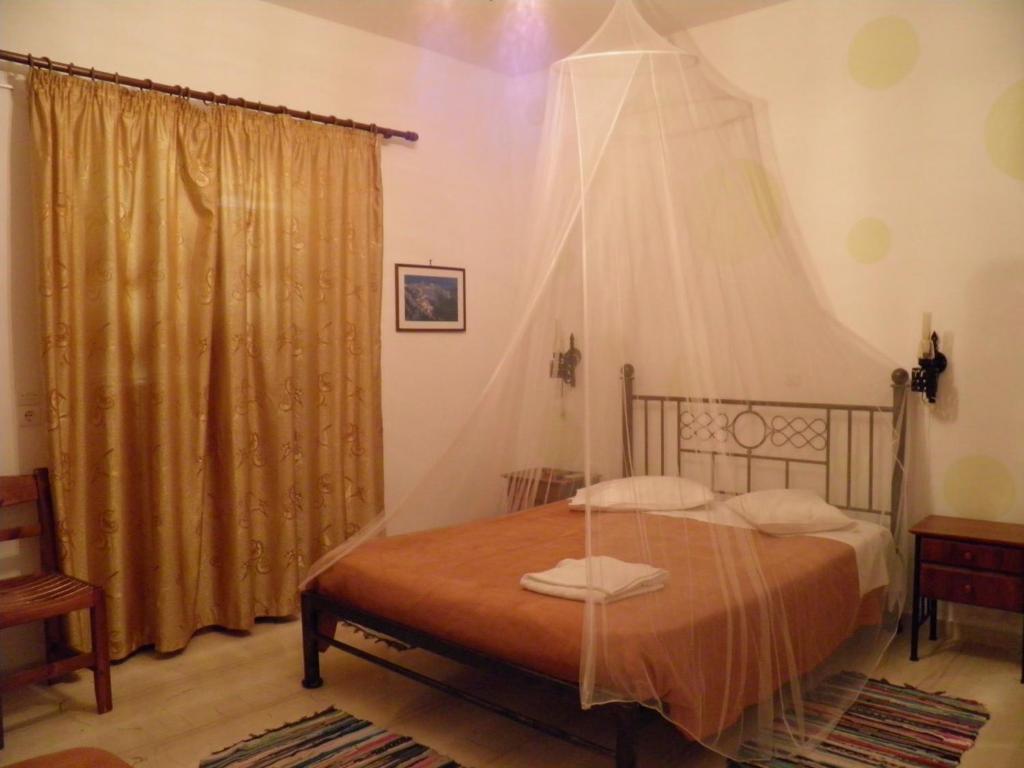 Mirsini Pansion Hotel Karterados  Bilik gambar