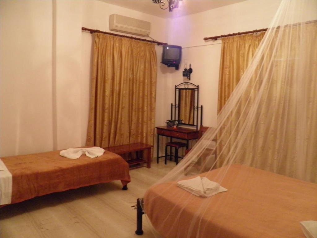 Mirsini Pansion Hotel Karterados  Bilik gambar