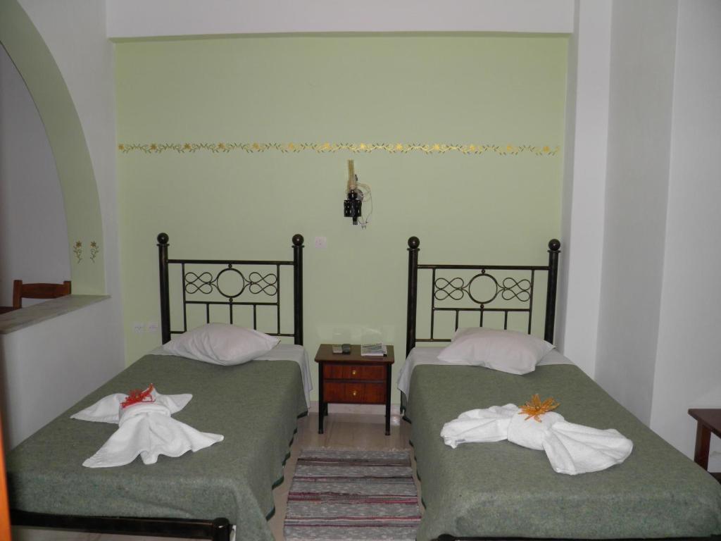Mirsini Pansion Hotel Karterados  Bilik gambar