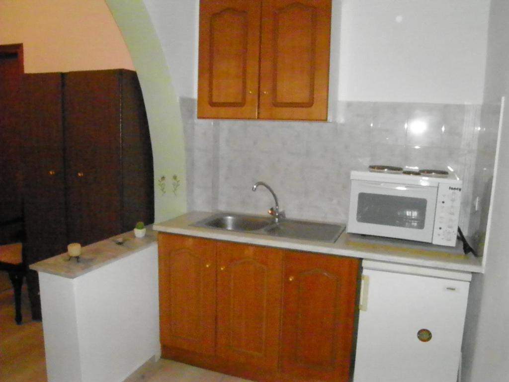 Mirsini Pansion Hotel Karterados  Bilik gambar