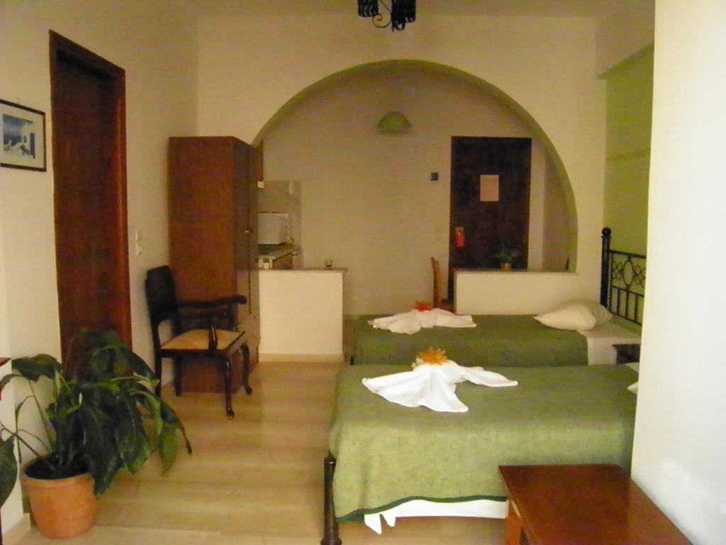 Mirsini Pansion Hotel Karterados  Bilik gambar